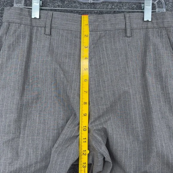 Banana Republic Modern Fit Mens 32x32 Grey Pinstripe 100% Cotton Dress Pants - Picture 6 of 7